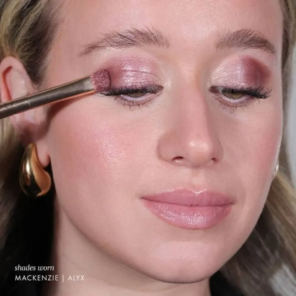 Wander Beauty Trailblazer Eyeshadow Palette